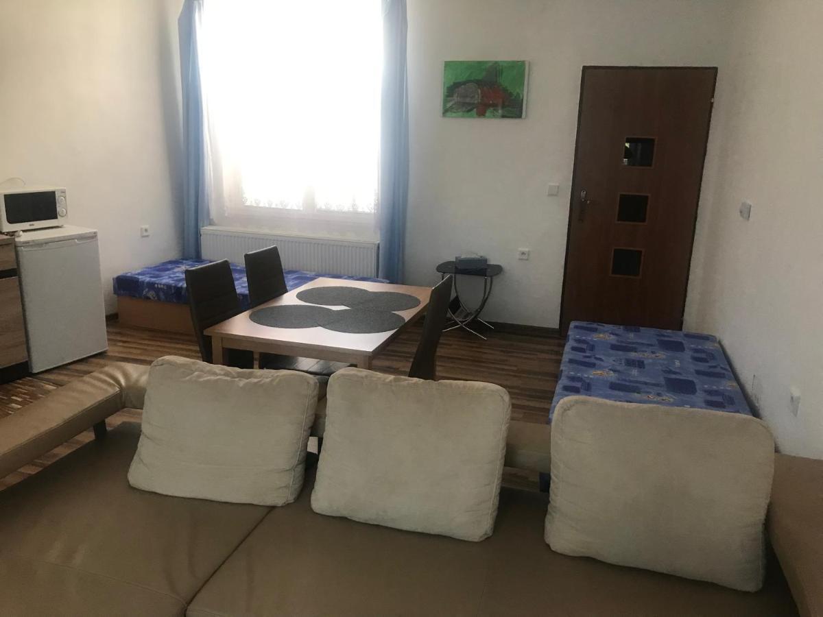 Vila Nikola Králíky Buitenkant foto