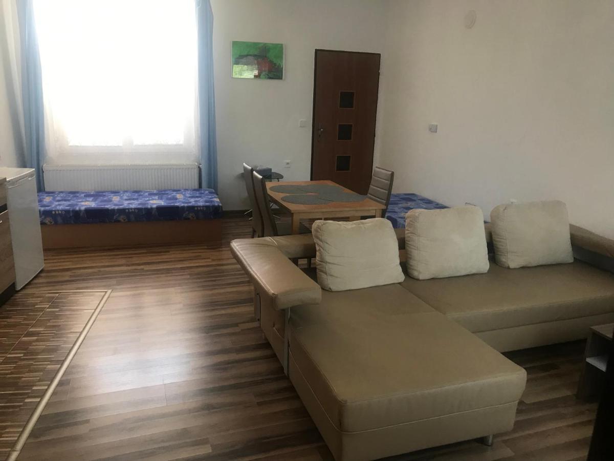 Vila Nikola Králíky Buitenkant foto